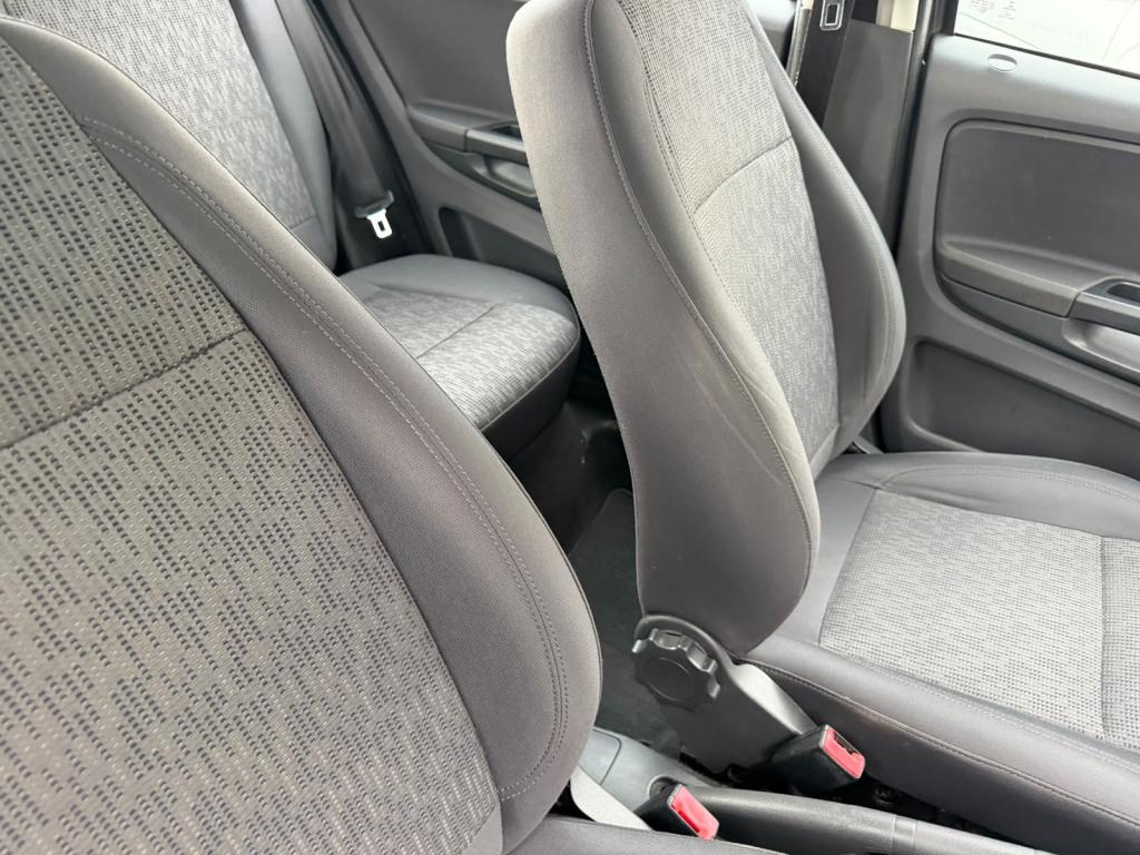 VOLKSWAGEN Fox - Foto