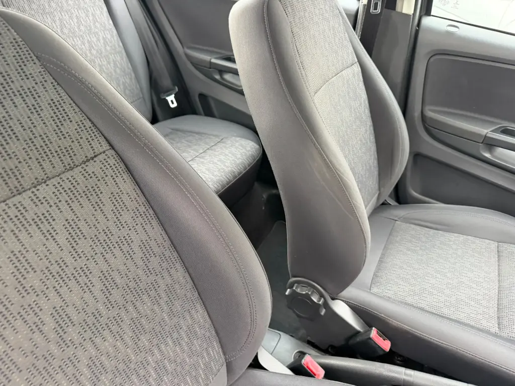 VOLKSWAGEN Fox - Foto