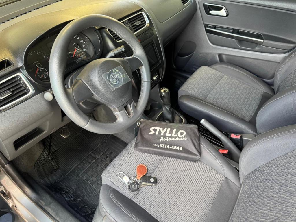 VOLKSWAGEN Fox - Foto