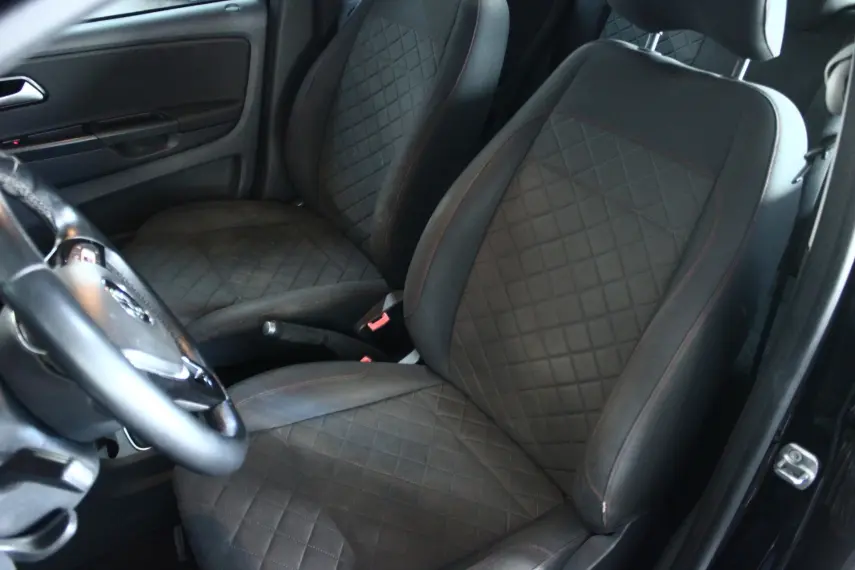 VOLKSWAGEN Fox - Foto