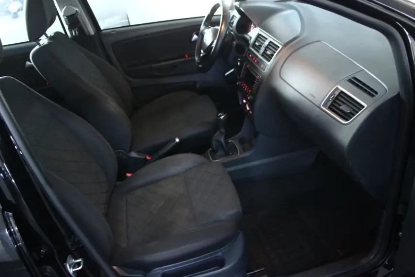 VOLKSWAGEN Fox - Foto