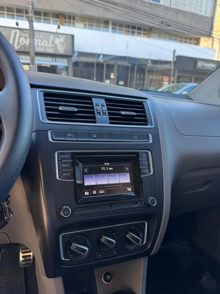 VOLKSWAGEN Fox - Foto