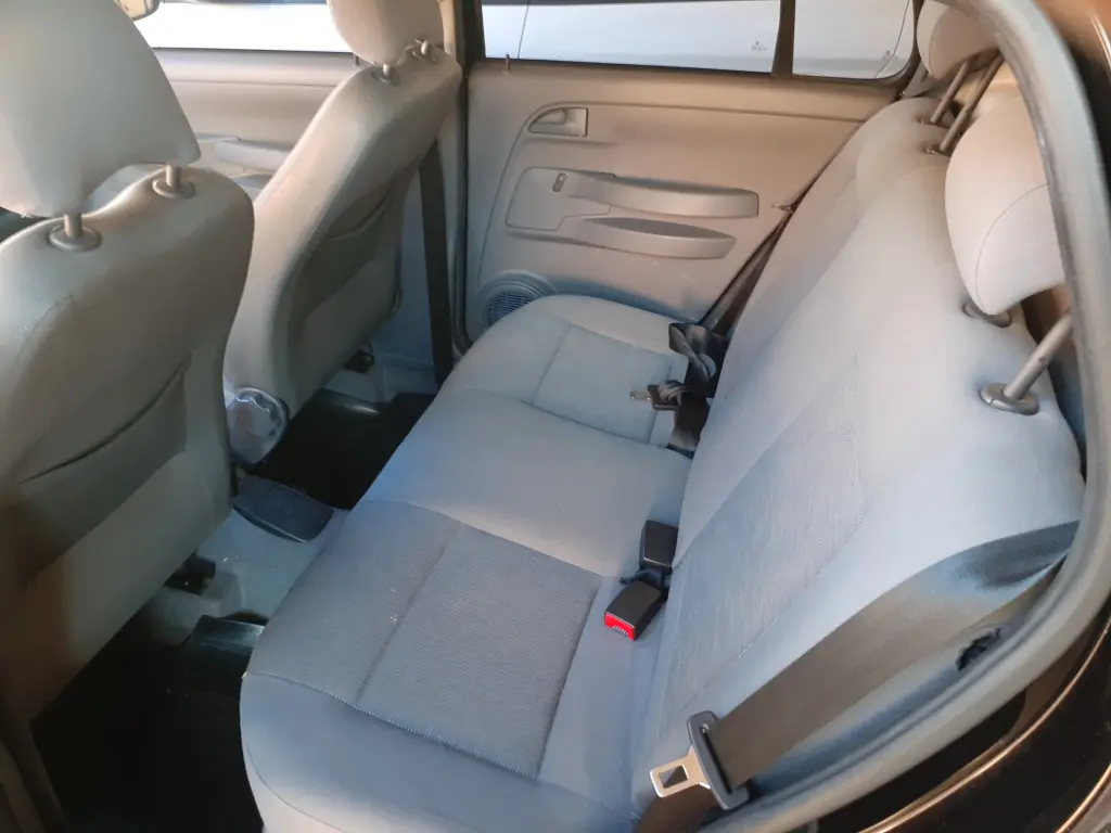 VOLKSWAGEN Fox - Foto