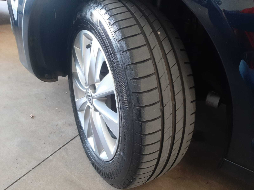 VOLKSWAGEN Fox - Foto