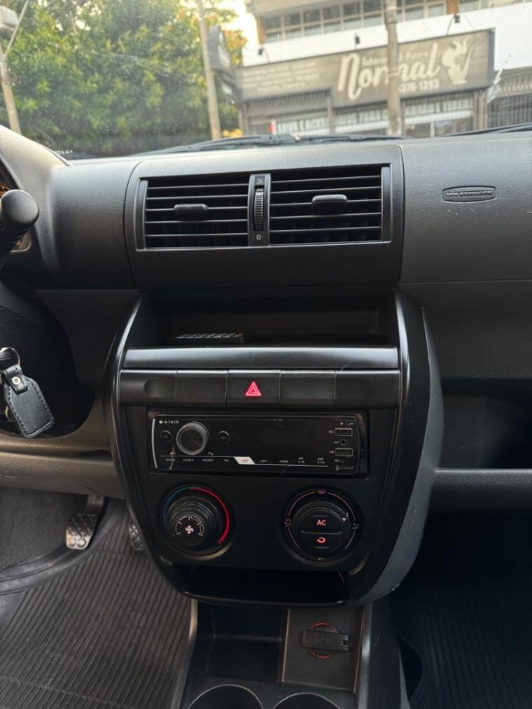 VOLKSWAGEN Fox - Foto