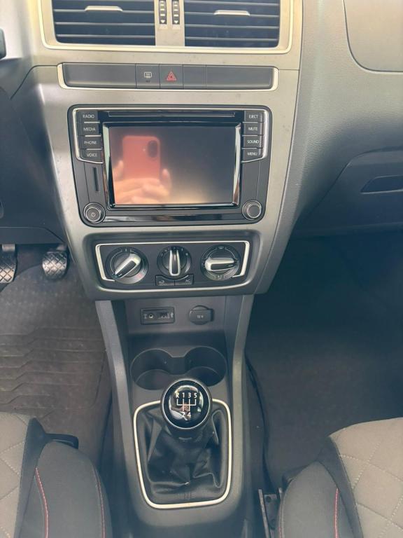 VOLKSWAGEN Fox - Foto