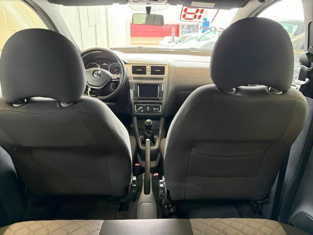 VOLKSWAGEN Fox - Foto