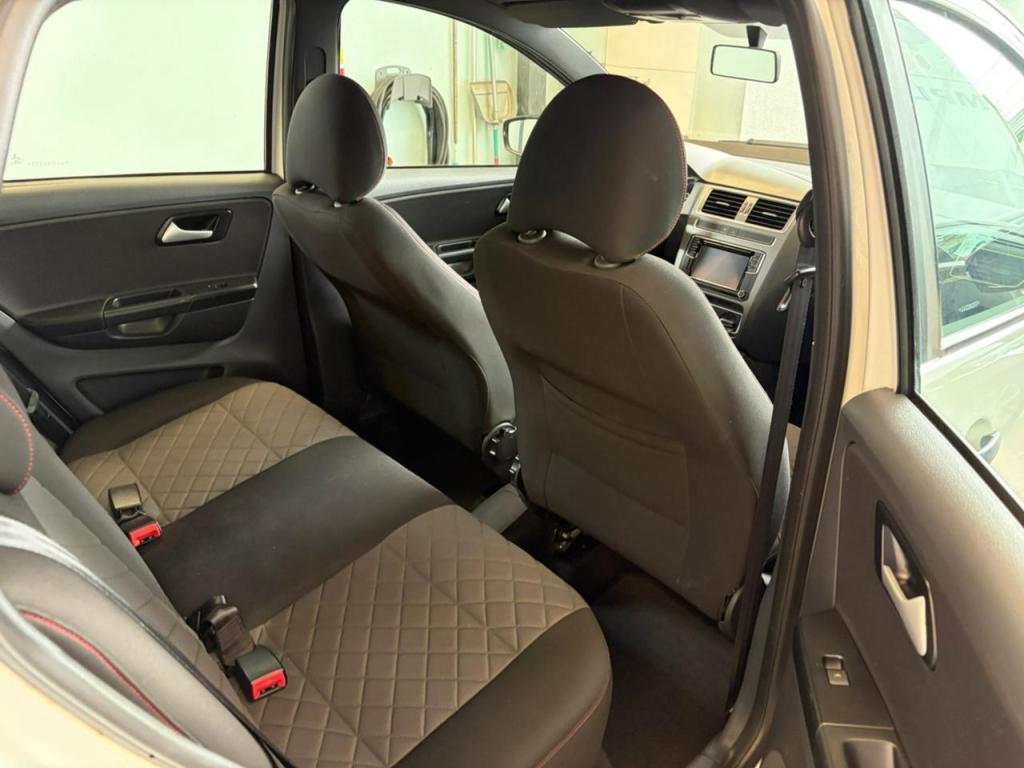 VOLKSWAGEN Fox - Foto