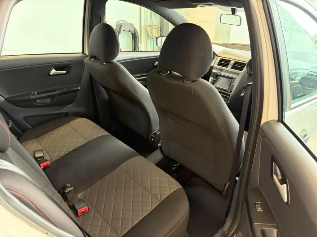 VOLKSWAGEN Fox - Foto