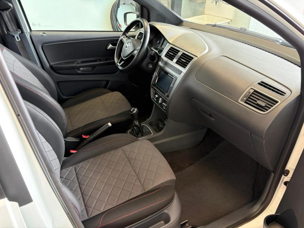 VOLKSWAGEN Fox - Foto