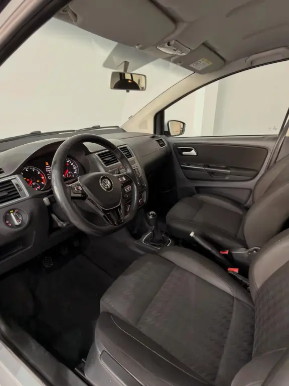 VOLKSWAGEN Fox - Foto