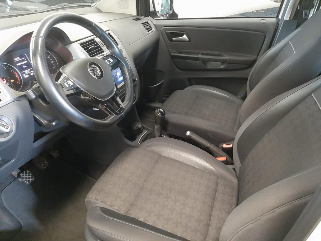 VOLKSWAGEN Fox - Foto