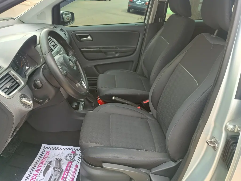 VOLKSWAGEN Fox - Foto