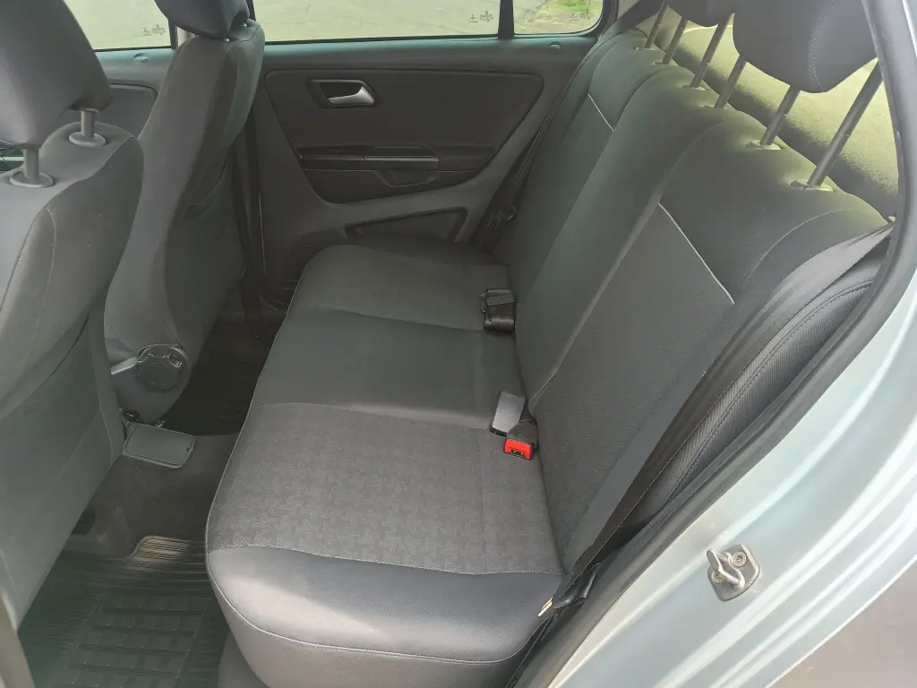 VOLKSWAGEN Fox - Foto