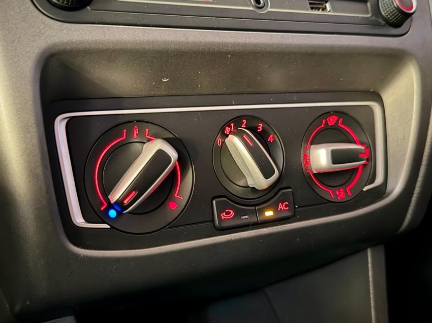 VOLKSWAGEN Fox - Foto