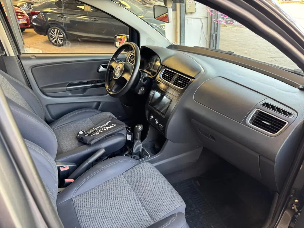 VOLKSWAGEN Fox - Foto