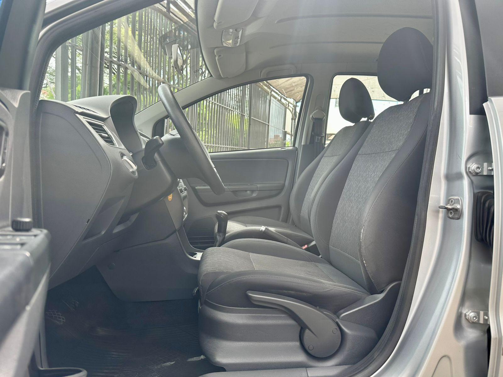 VOLKSWAGEN Fox - Foto