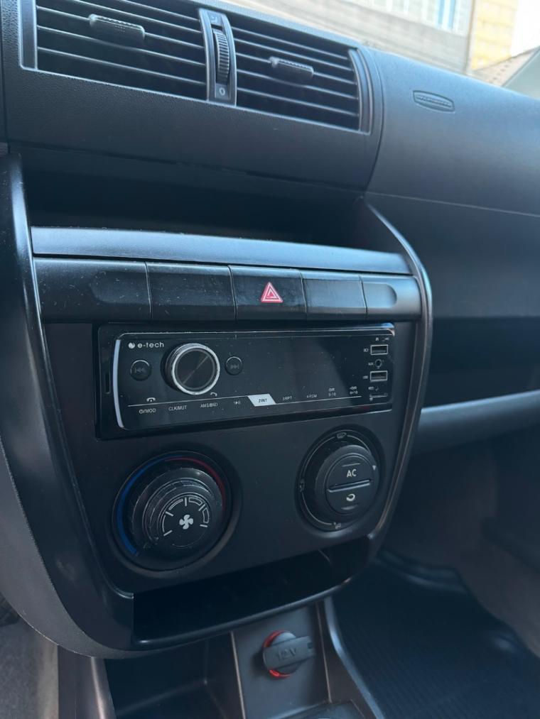VOLKSWAGEN Fox - Foto