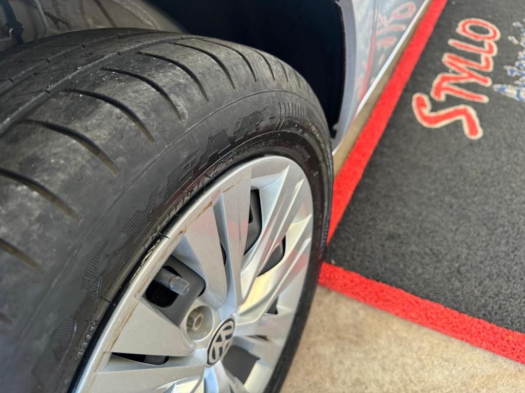 VOLKSWAGEN Gol - Foto