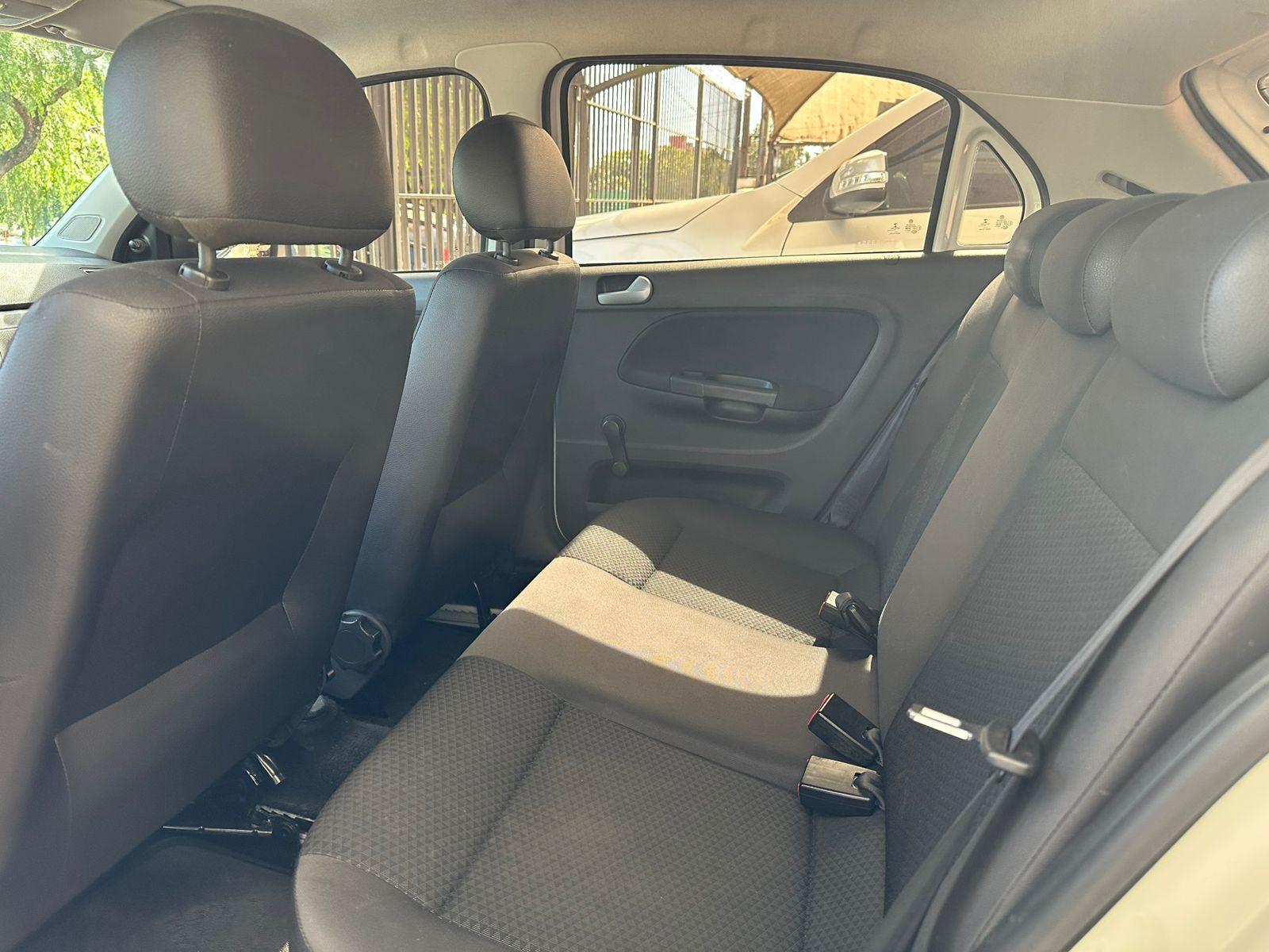 VOLKSWAGEN Gol - Foto