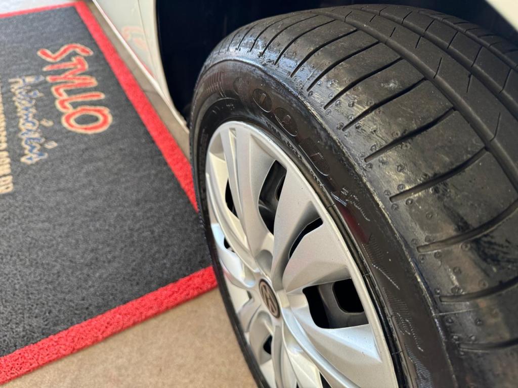 VOLKSWAGEN Gol - Foto