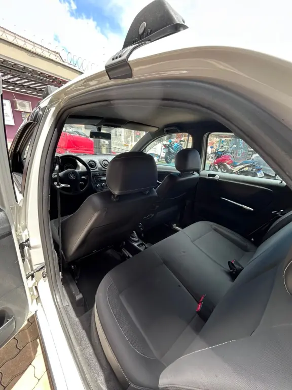 VOLKSWAGEN Gol - Foto