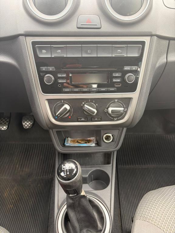 VOLKSWAGEN Gol - Foto