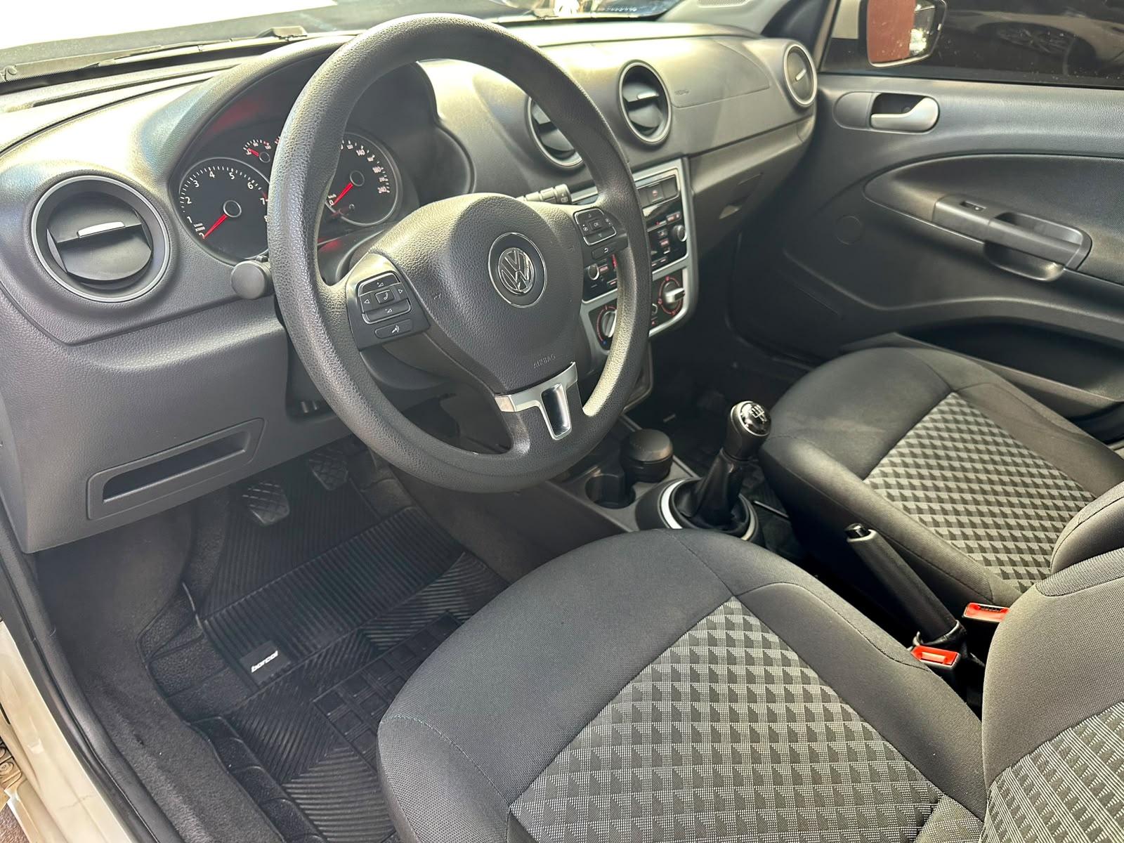 VOLKSWAGEN Gol - Foto
