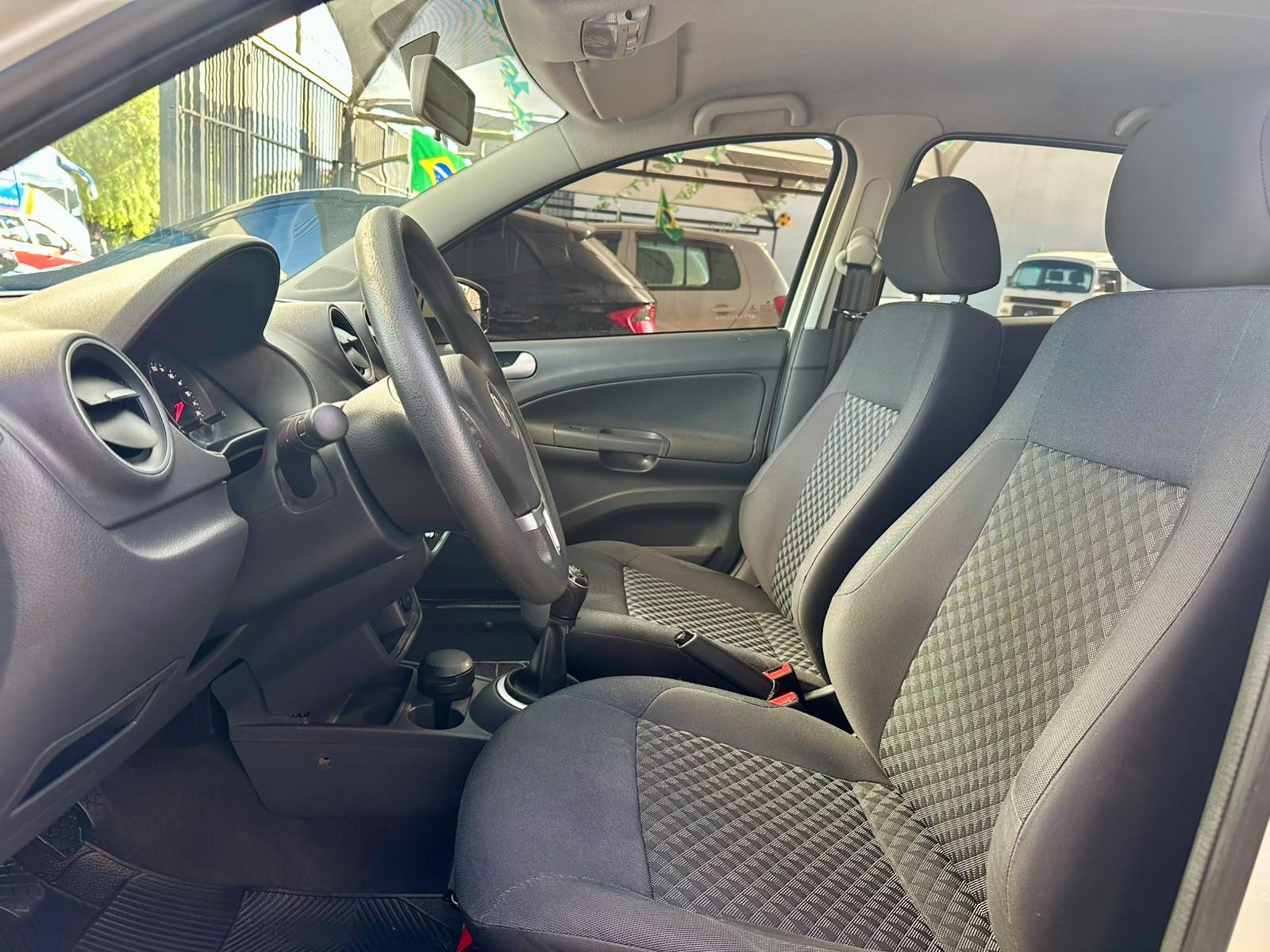 VOLKSWAGEN Gol - Foto