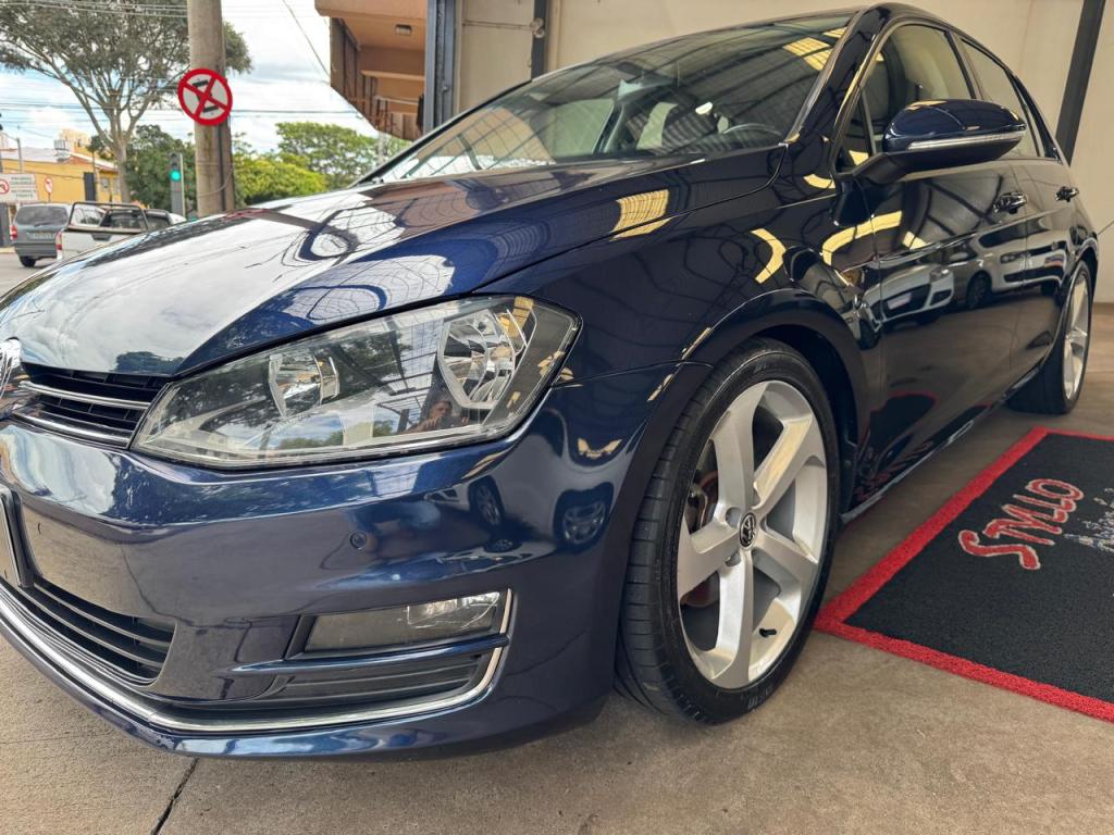 VOLKSWAGEN Golf - Foto
