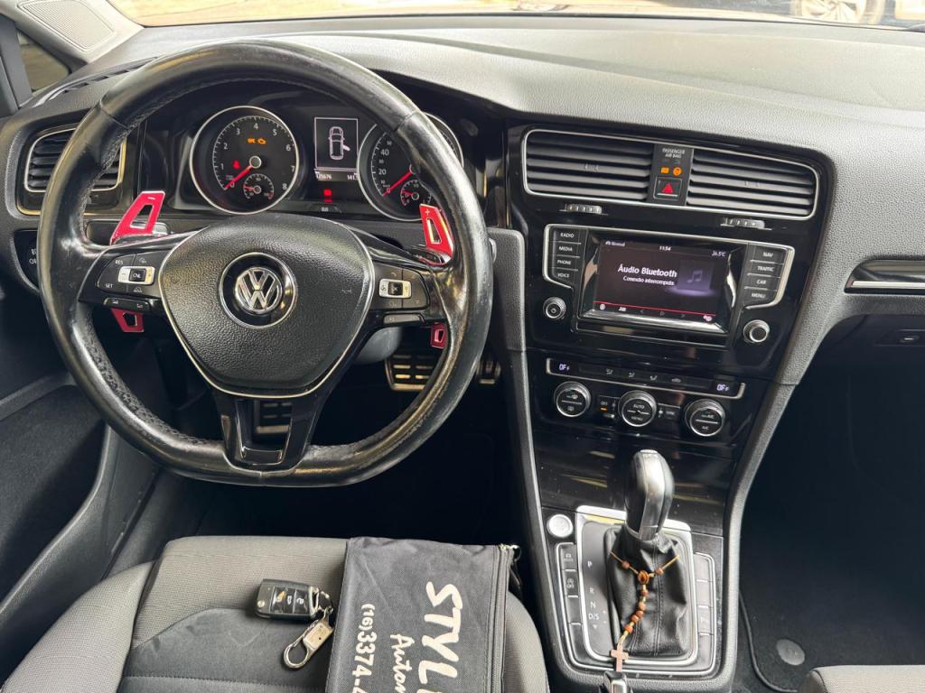 VOLKSWAGEN Golf - Foto