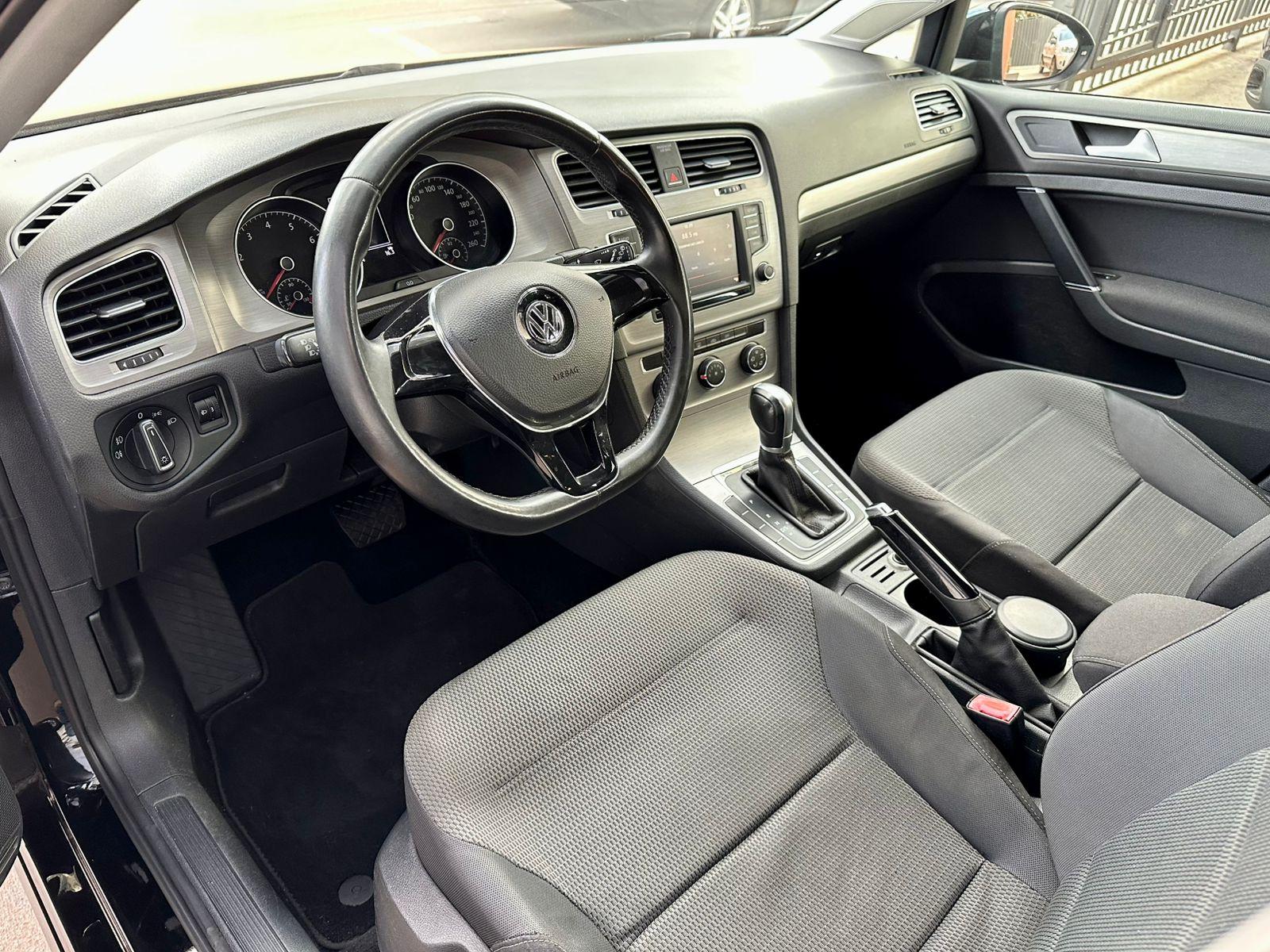 VOLKSWAGEN Golf - Foto