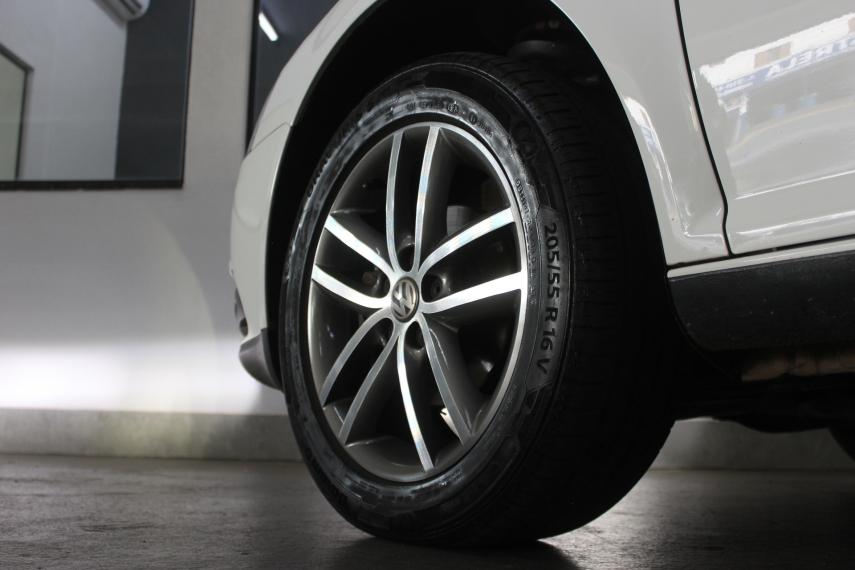 VOLKSWAGEN Golf - Foto