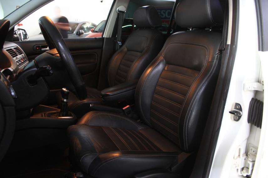 VOLKSWAGEN Golf - Foto