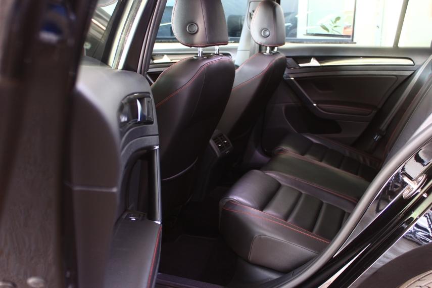 VOLKSWAGEN Golf - Foto