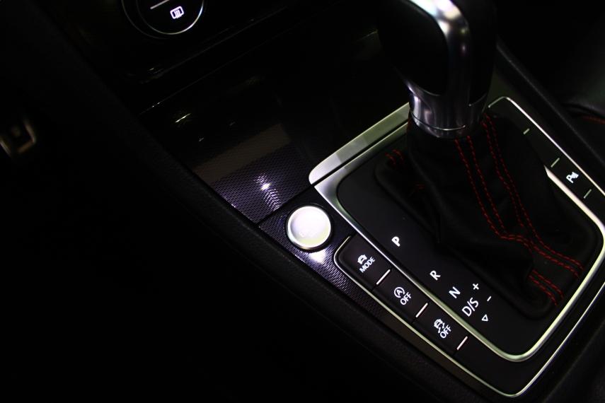 VOLKSWAGEN Golf - Foto