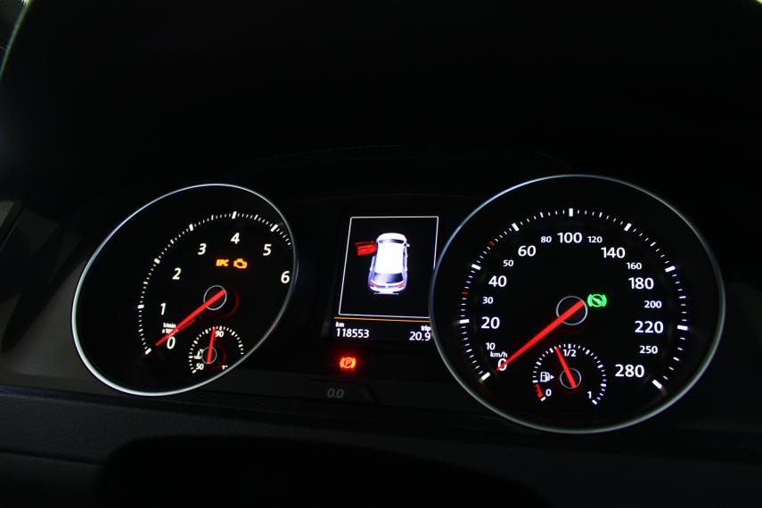 VOLKSWAGEN Golf - Foto