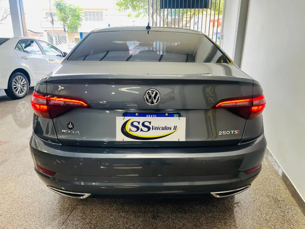 VOLKSWAGEN Jetta - Foto