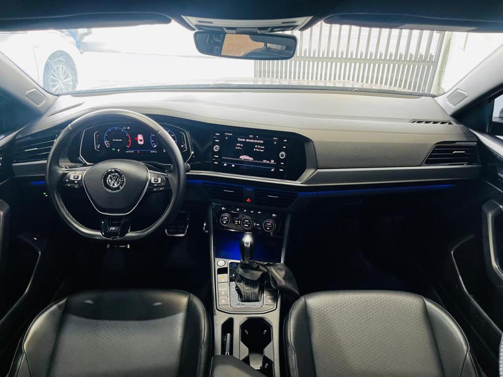 VOLKSWAGEN Jetta - Foto