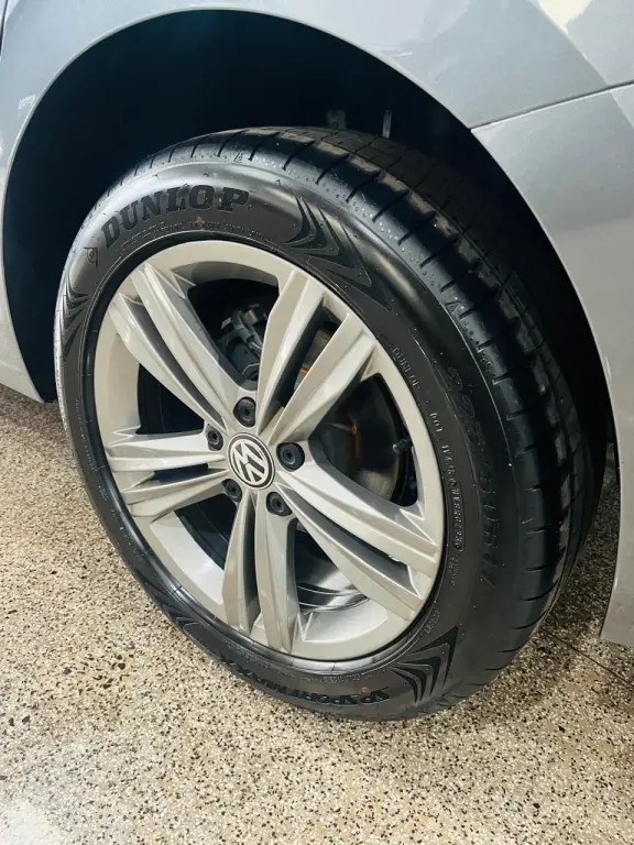 VOLKSWAGEN Jetta - Foto