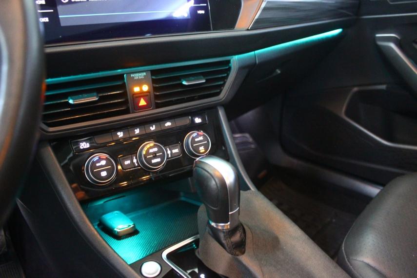 VOLKSWAGEN Jetta - Foto