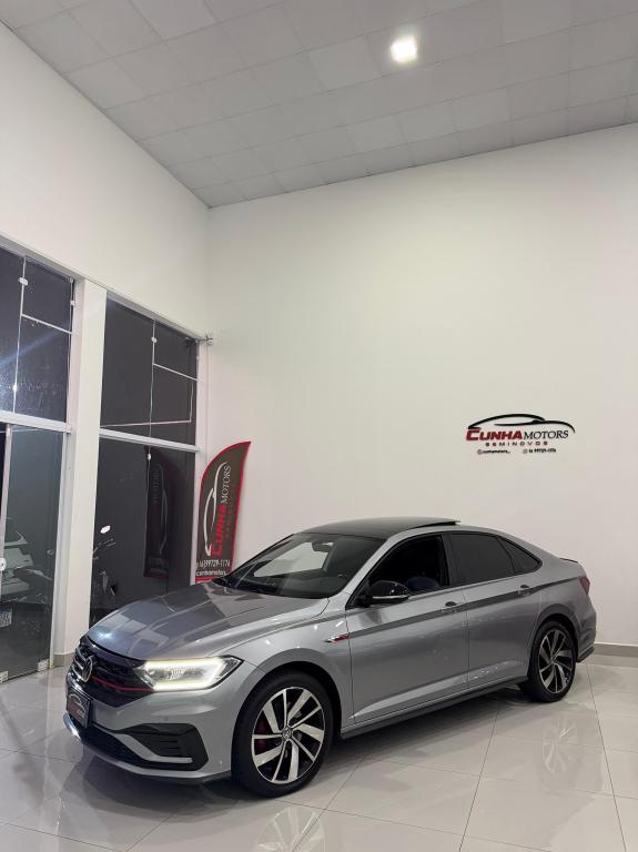 VOLKSWAGEN Jetta - Foto