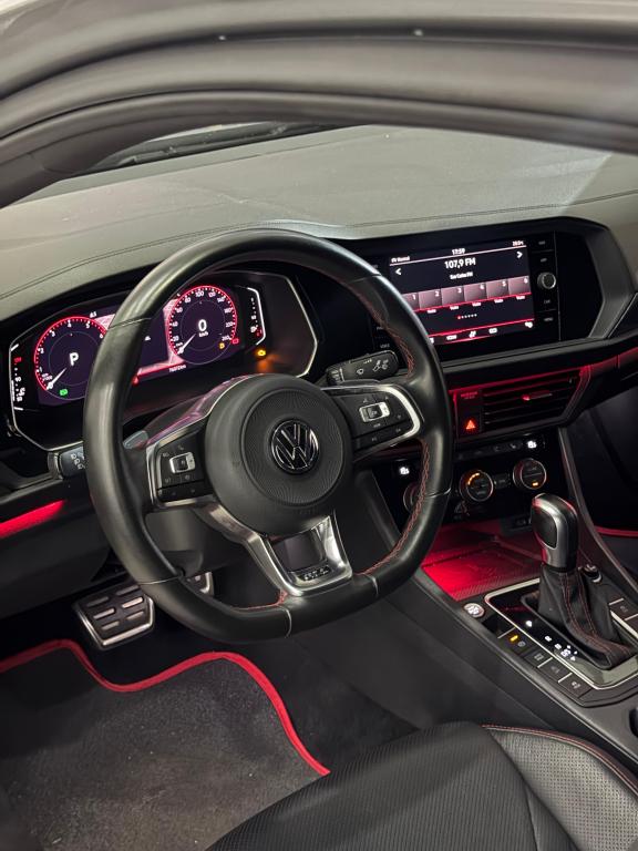 VOLKSWAGEN Jetta - Foto
