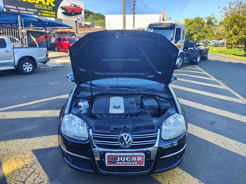 VOLKSWAGEN Jetta - Foto