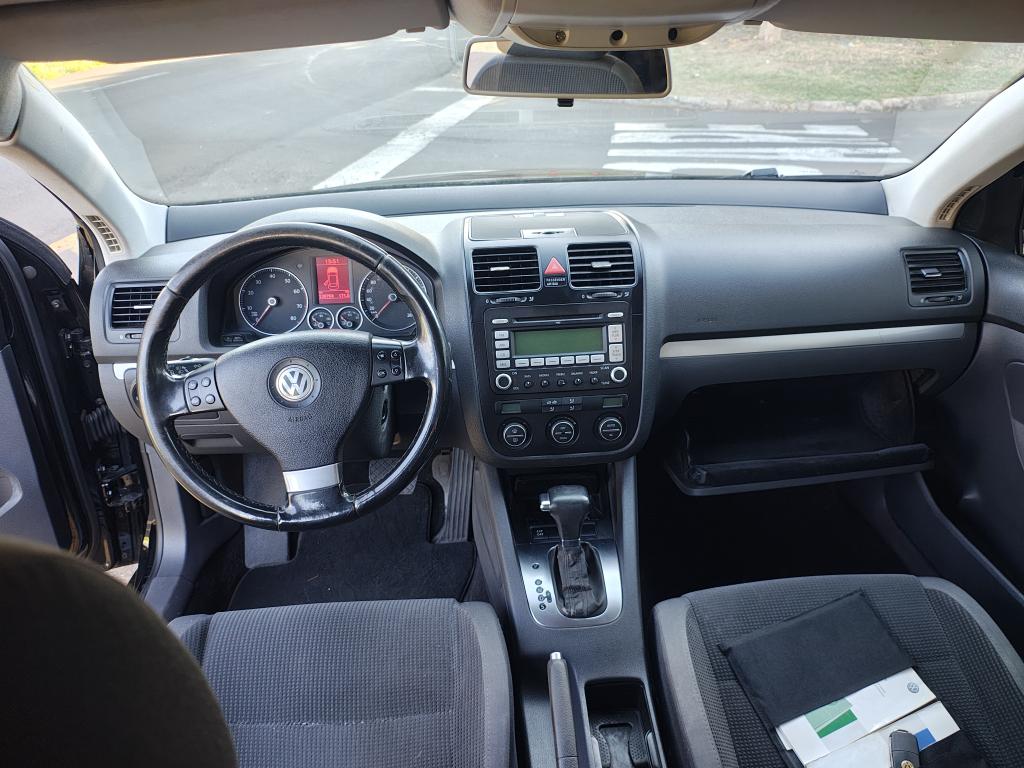 VOLKSWAGEN Jetta - Foto