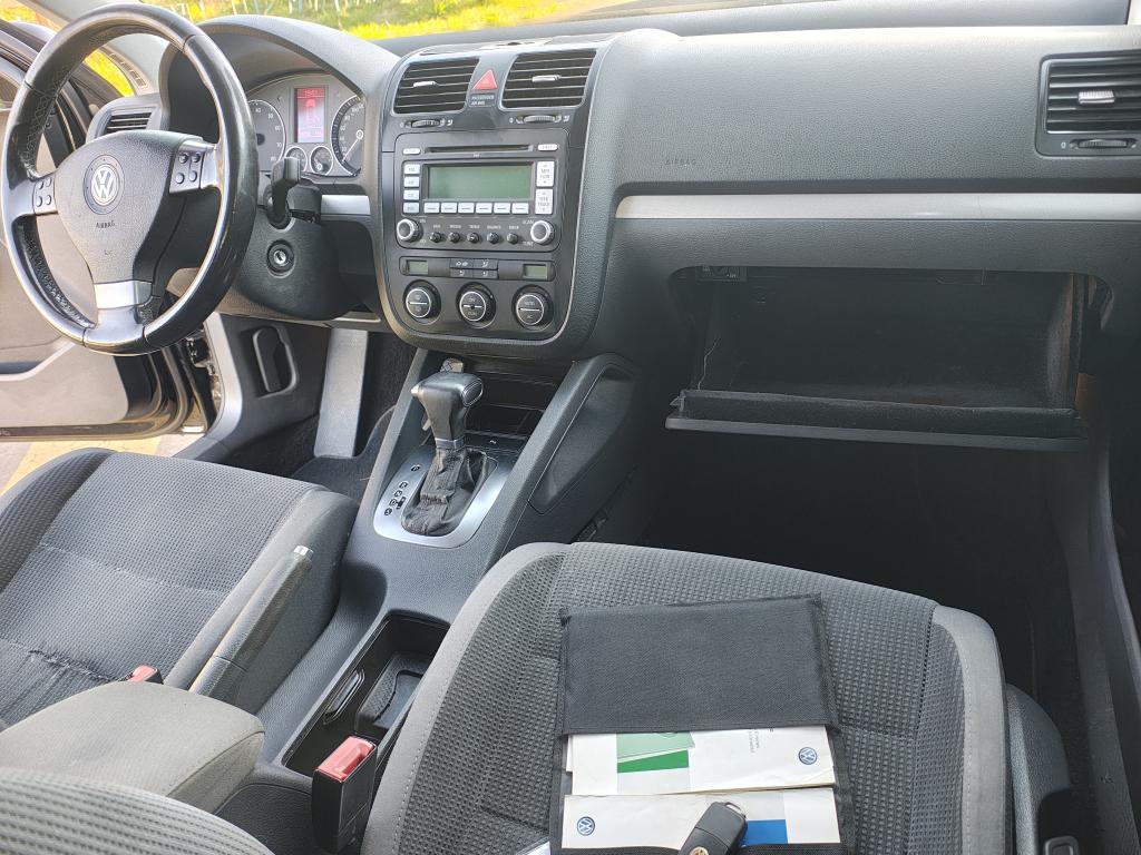 VOLKSWAGEN Jetta - Foto