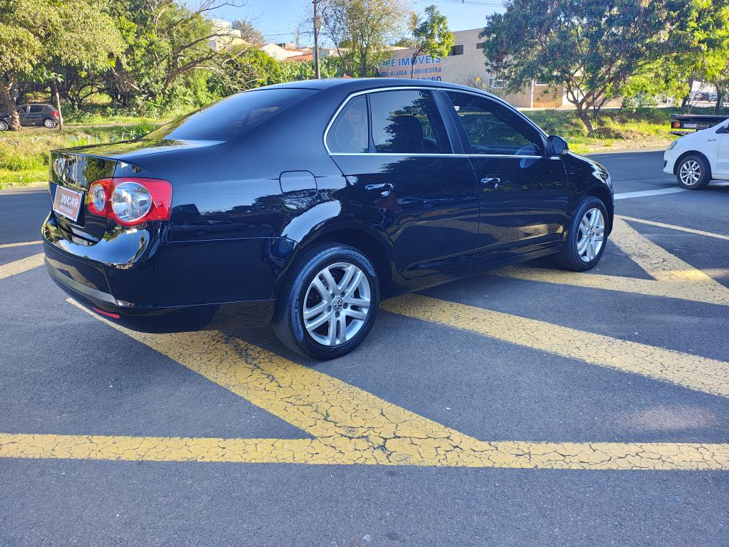 VOLKSWAGEN Jetta - Foto