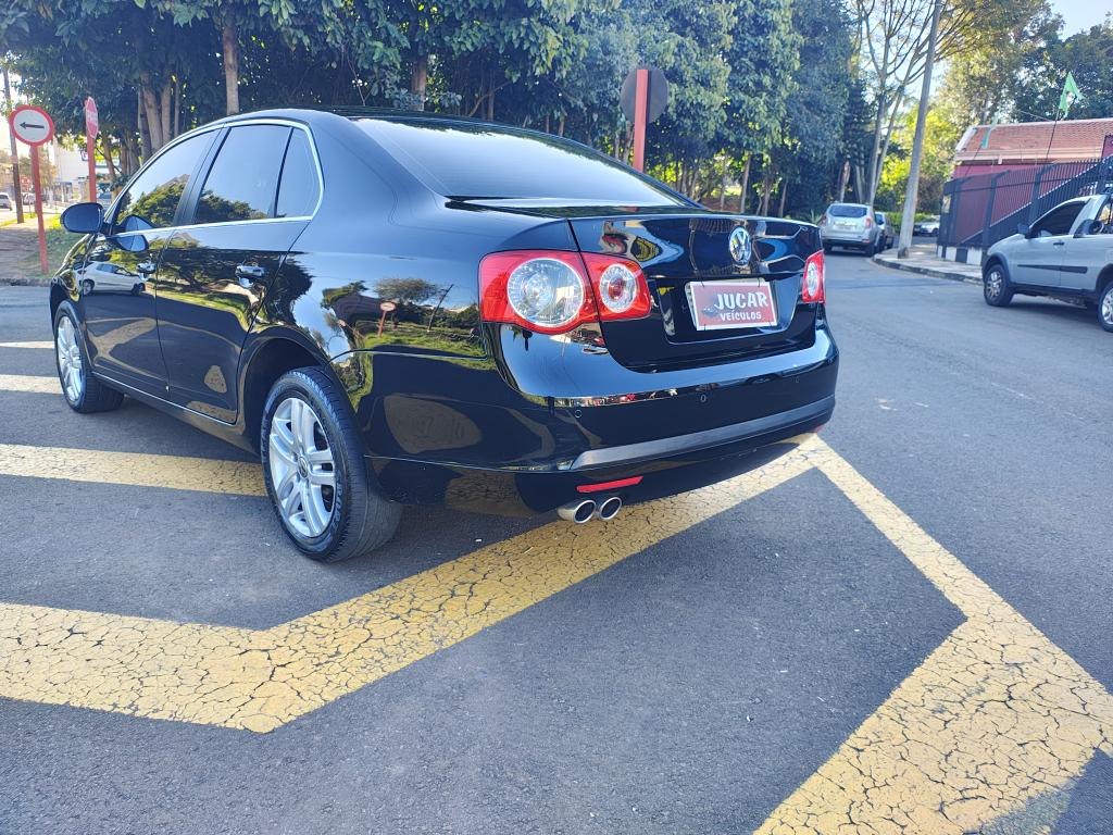 VOLKSWAGEN Jetta - Foto