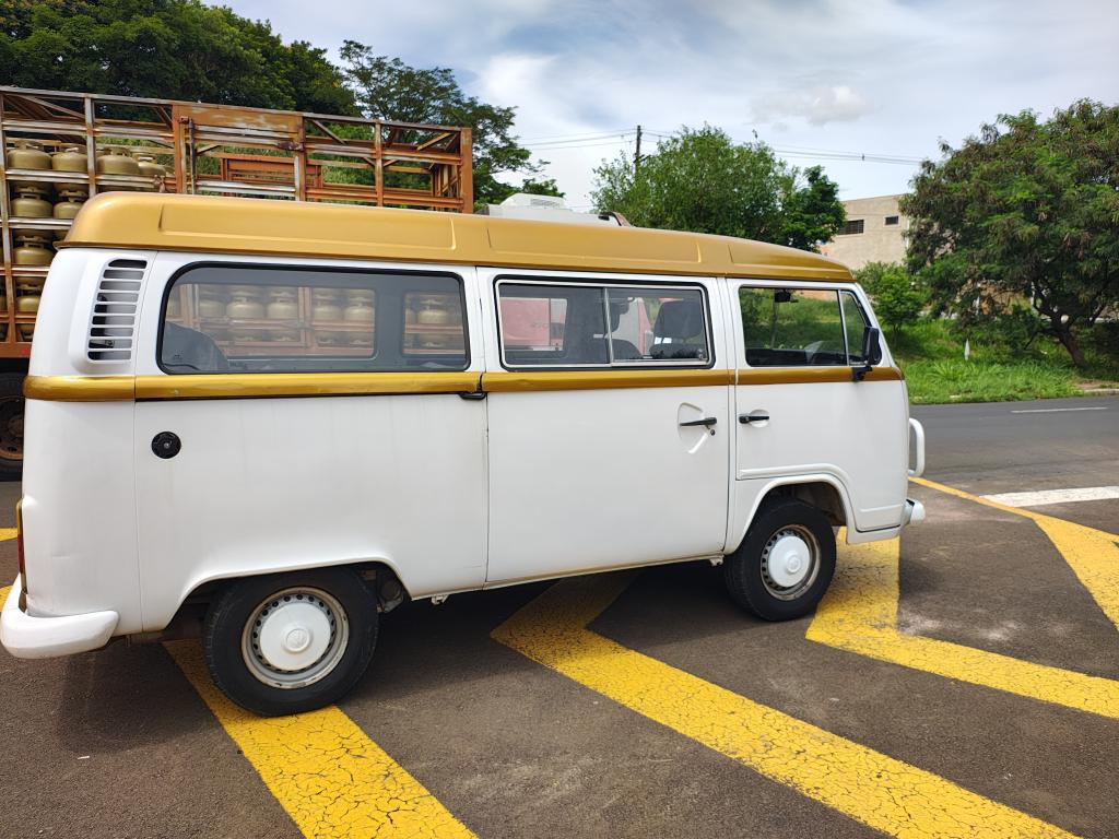 VOLKSWAGEN Kombi - Foto