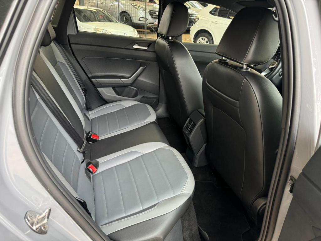 VOLKSWAGEN Nivus - Foto